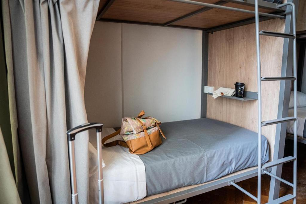 Cama de Solteiro em Dormitório